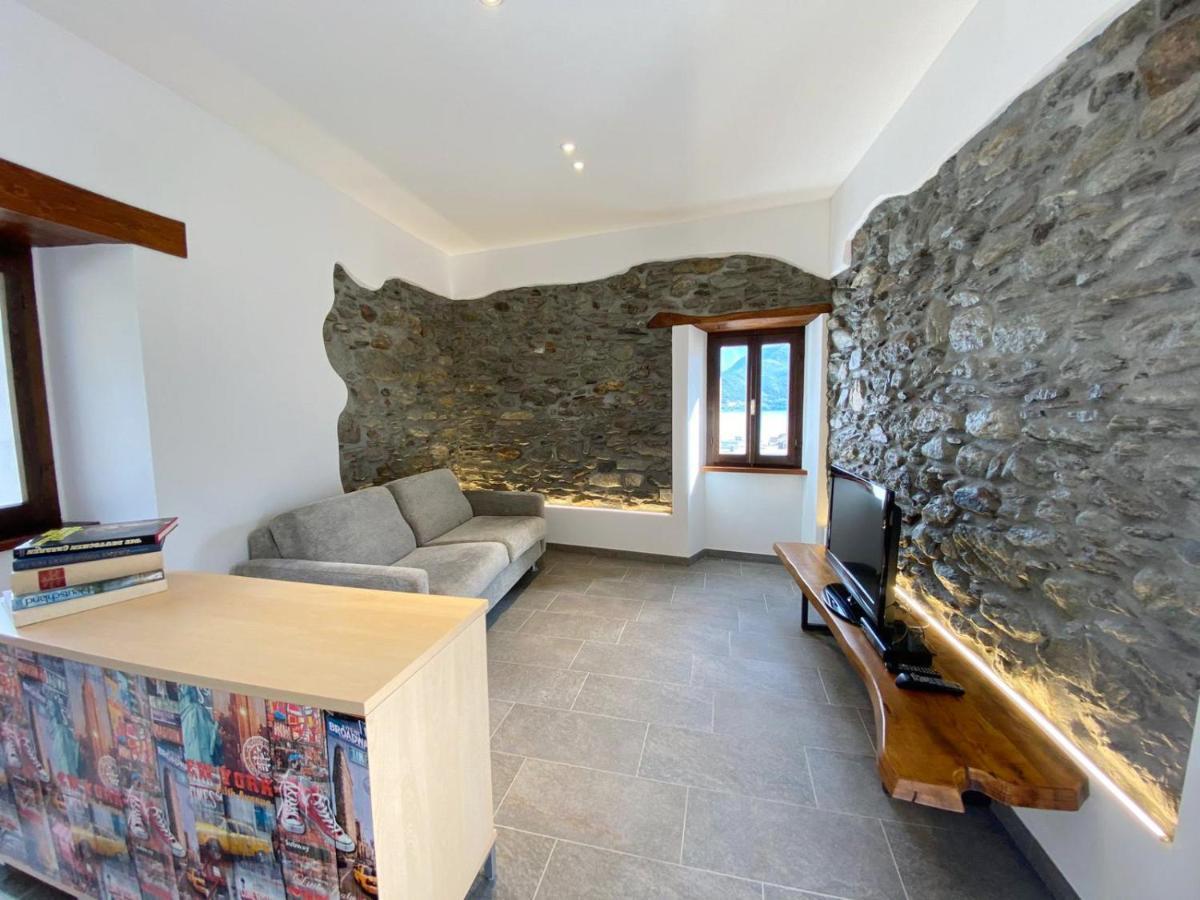 Independent Stone House With Lake View Musso Exterior photo