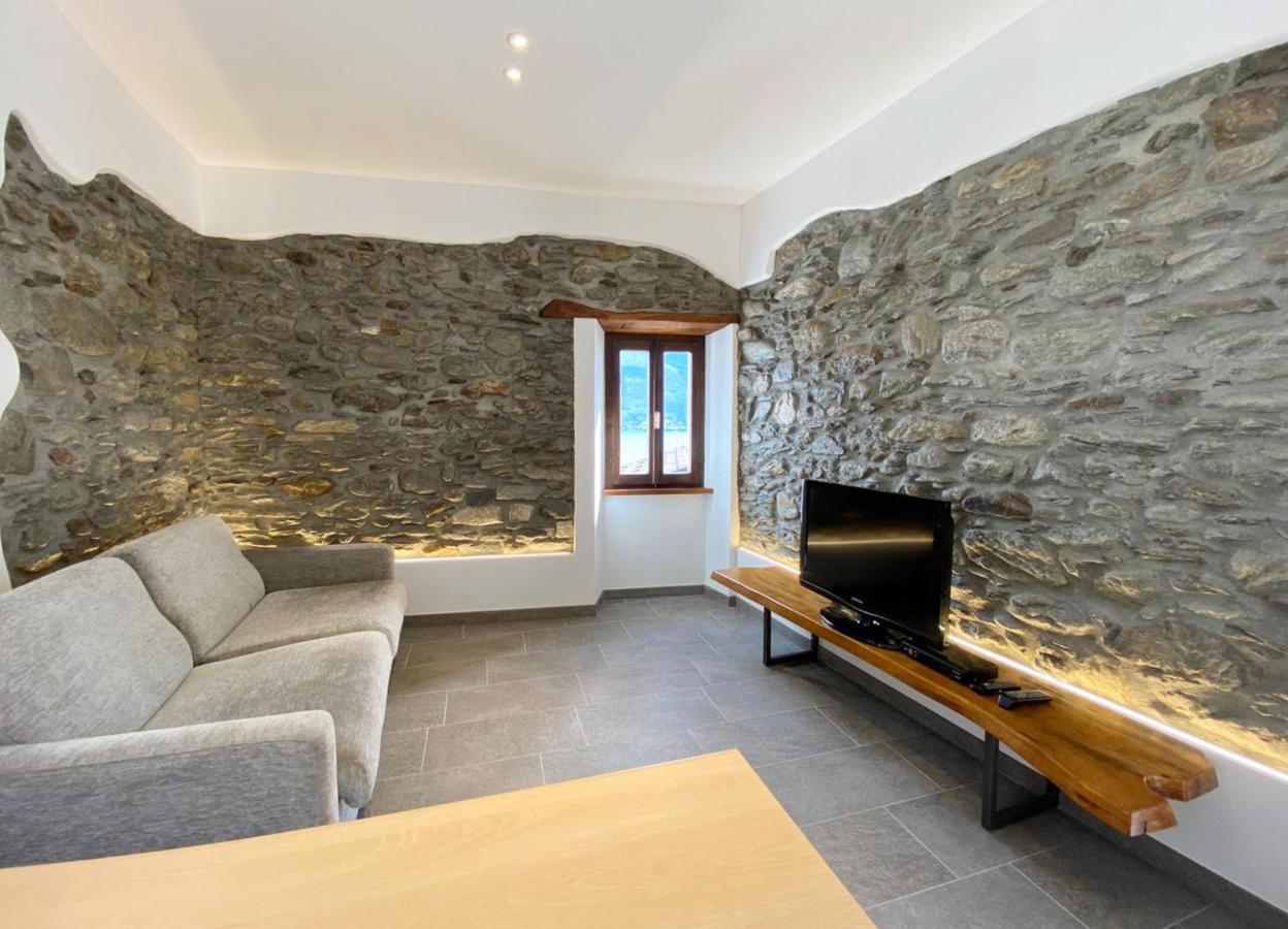 Independent Stone House With Lake View Musso Exterior photo